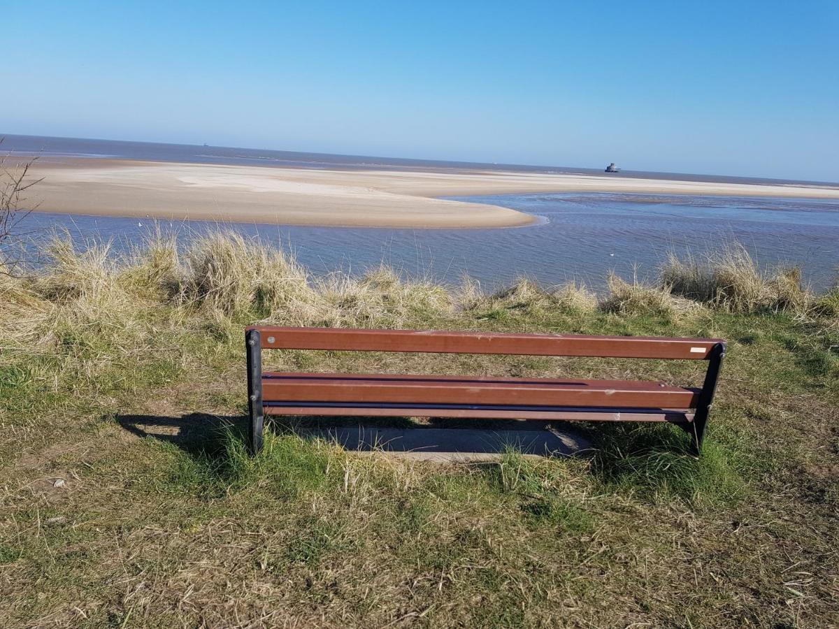 Beach & Tonic Beachside Chalet Humberston المظهر الخارجي الصورة